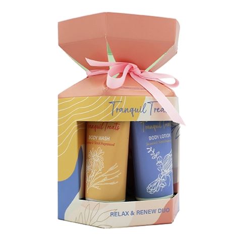 The Indulgent Bathing Co. Tranquil Treats dárková sada sprchový gel 50ml + tělové mléko 50 ml + mycí houba