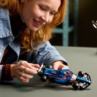 LEGO® Speed Champions 77246 Závodní auto Visa Cash App RB VCARB 01 F1® (4)