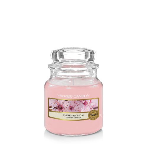 Yankee Candle Cherry Blossom vonná svíčka 104 g